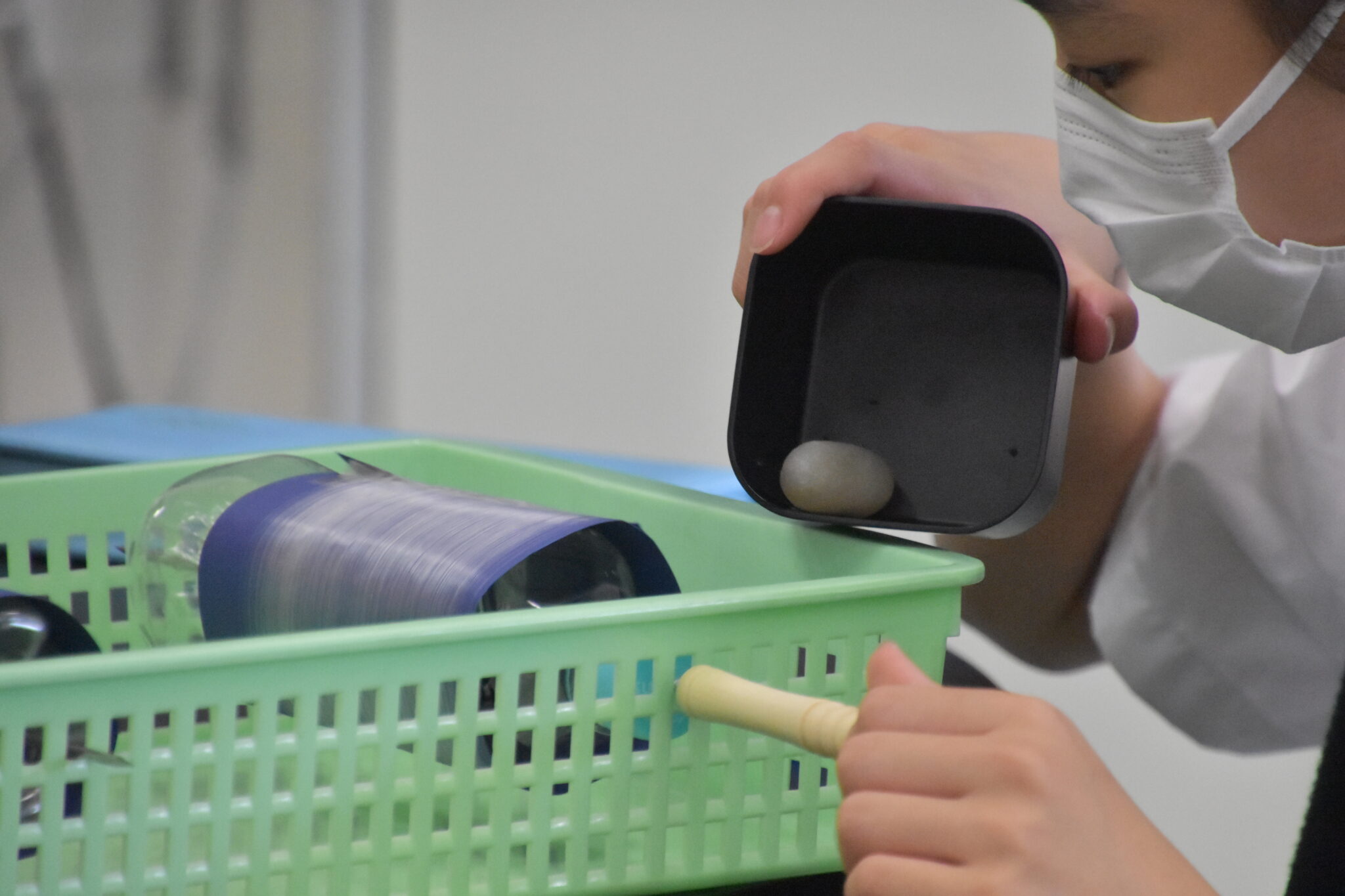 繰糸体験 | 立教女学院小学校