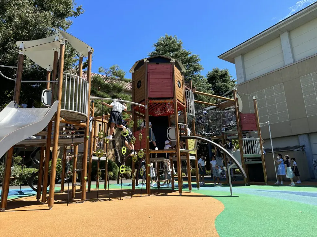 新遊具 | 立教女学院小学校