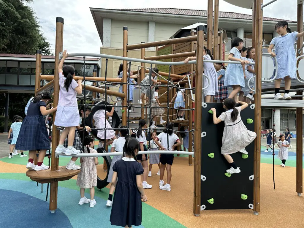 新遊具 | 立教女学院小学校