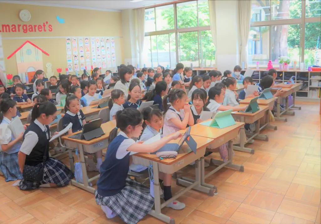 6年生から1年生へ | 立教女学院小学校